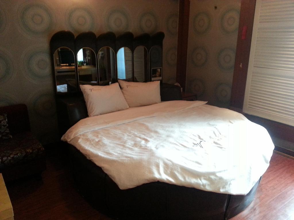 Valentine Hotel Kojang Kültér fotó